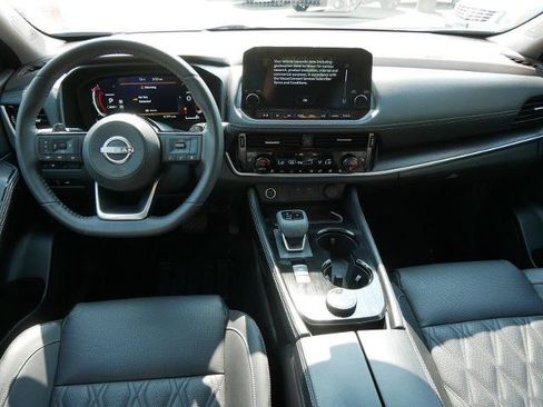 Certified 2023 Nissan Rogue Platinum w/ Platinum Premium Package AWD/4WD image 13