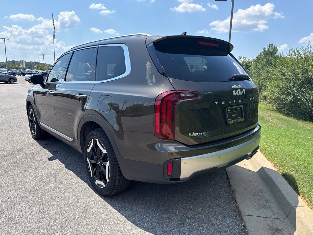 Used 2023 Kia Telluride S AWD/4WD image 5