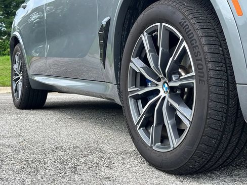 Certified 2026 BMW X5 xDrive40i w/ M Sport Package AWD/4WD image 9
