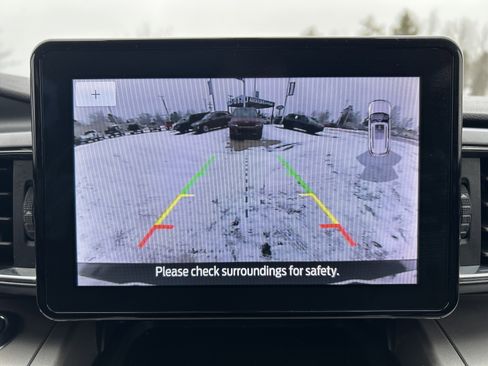 Certified 2022 Ford Explorer XLT w/ Equipment Group 202A image 20