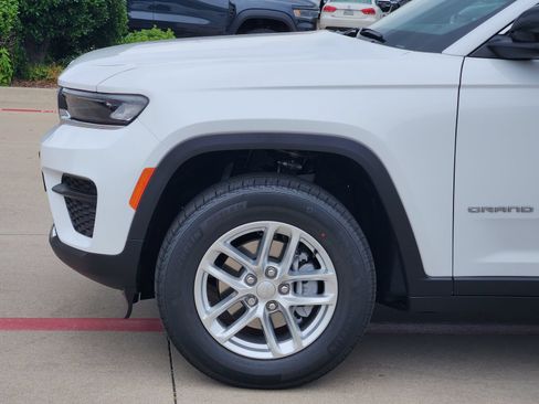 New 2026 Jeep Grand Cherokee Laredo X AWD/4WD image 10