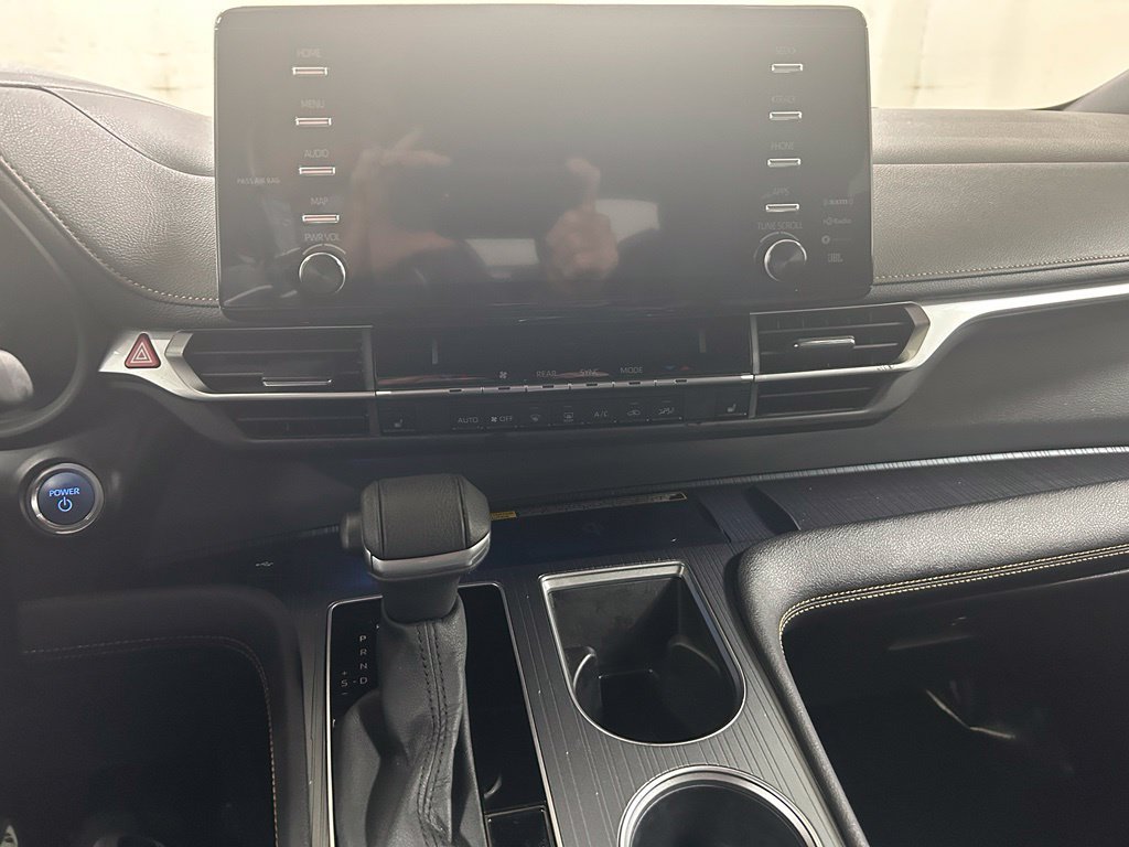 Certified 2024 Toyota Sienna XLE Woodland Edition AWD/4WD image 20