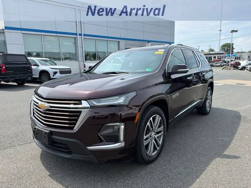 Used 2023 Chevrolet Traverse High Country w/ LPO, Cargo Package AWD/4WD image 1