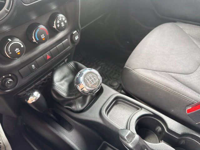 Used 2015 Jeep Wrangler Unlimited Sport w/ Quick Order Package 23S AWD/4WD image 19