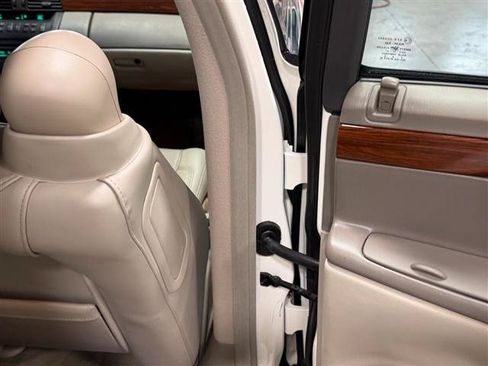 Used 2005 Cadillac De Ville Premium FWD image 20