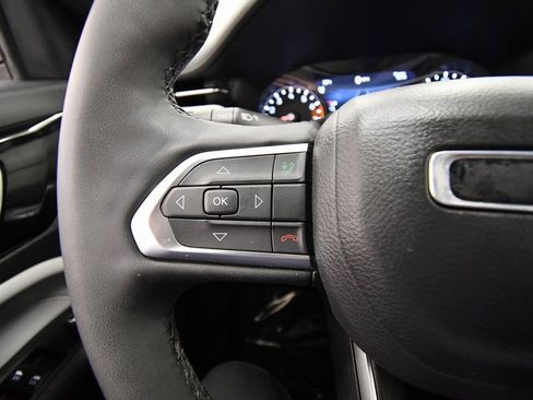 Used 2023 Jeep Compass Limited image 20