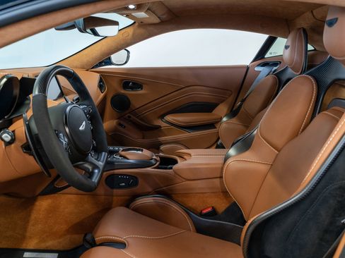 Used 2023 Aston Martin V12 Vantage RWD image 3