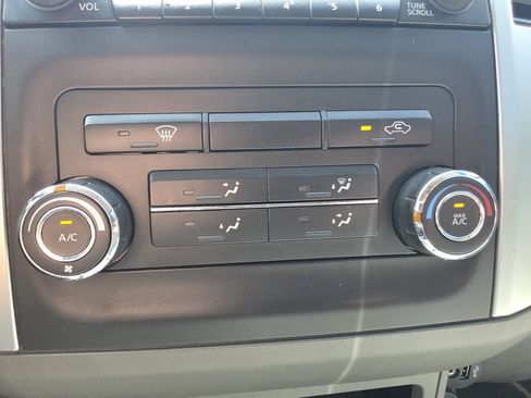 Used 2018 Nissan Frontier SV AWD/4WD image 28