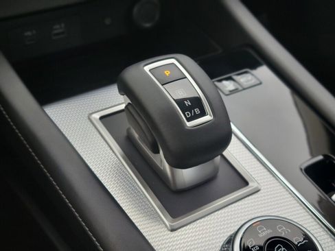 New 2025 Mitsubishi Outlander SEL image 25