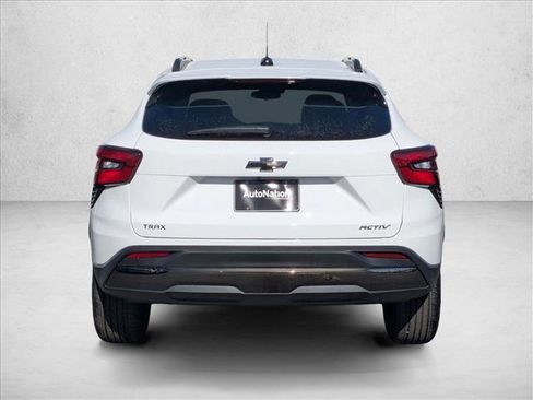 New 2026 Chevrolet Trax ACTIV w/ Sunroof Package FWD image 8