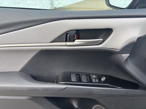 Used 2025 Toyota Camry SE image 31