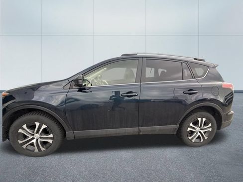Used 2018 Toyota RAV4 LE w/ All Weather Liner Package AWD/4WD image 10