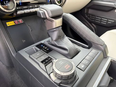 New 2026 Toyota Tacoma Limited AWD/4WD image 31