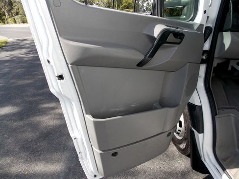 Used 2007 Dodge Sprinter 3500 image 8