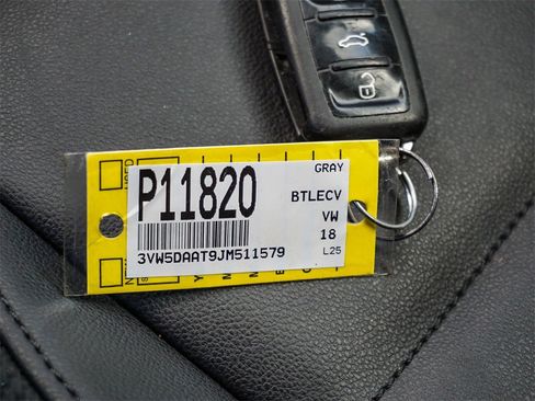 Used 2018 Volkswagen Beetle 2.0T S image 25