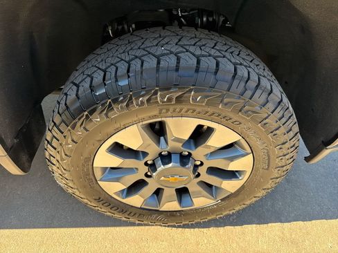 Used 2023 Chevrolet Silverado 2500 Custom w/ Custom Convenience Package AWD/4WD image 33