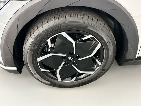 Used 2024 Hyundai Ioniq 5 SEL image 11