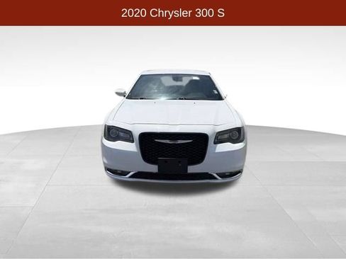 Used 2020 Chrysler 300 S RWD image 2