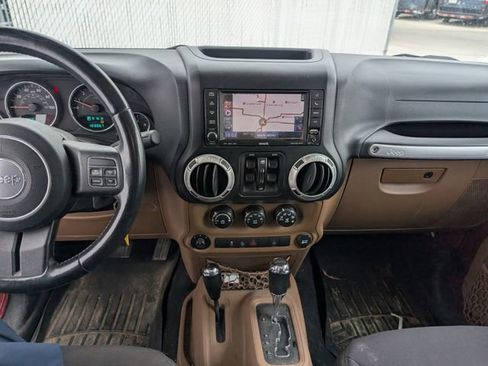 Used 2013 Jeep Wrangler Unlimited Rubicon w/ Connectivity Group AWD/4WD image 4