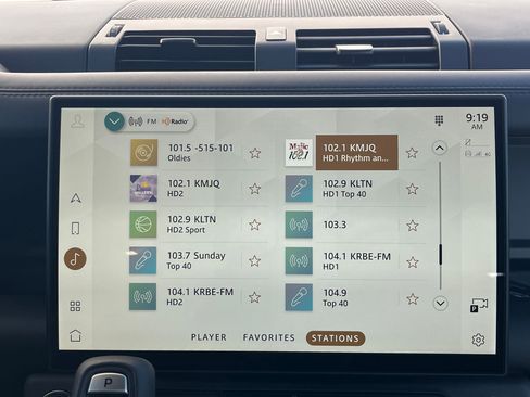 New 2026 Land Rover Defender 110 S image 28