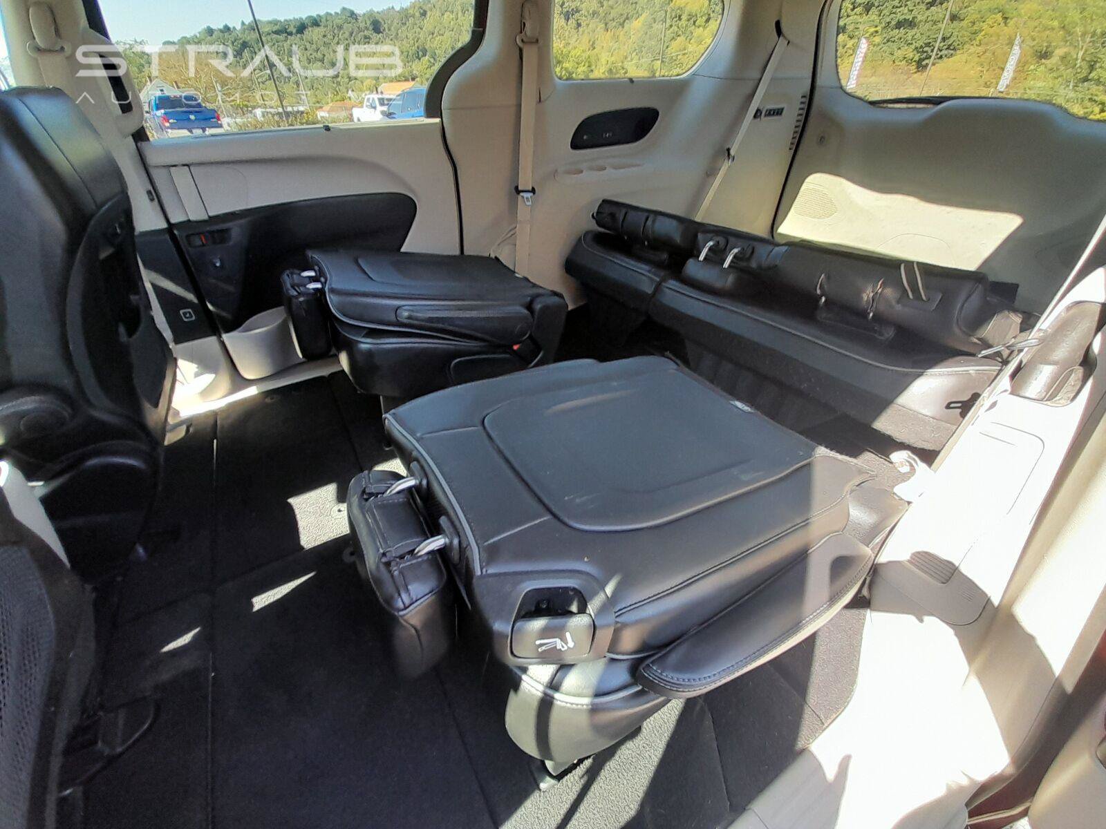 Used 2019 Chrysler Pacifica Limited FWD image 51