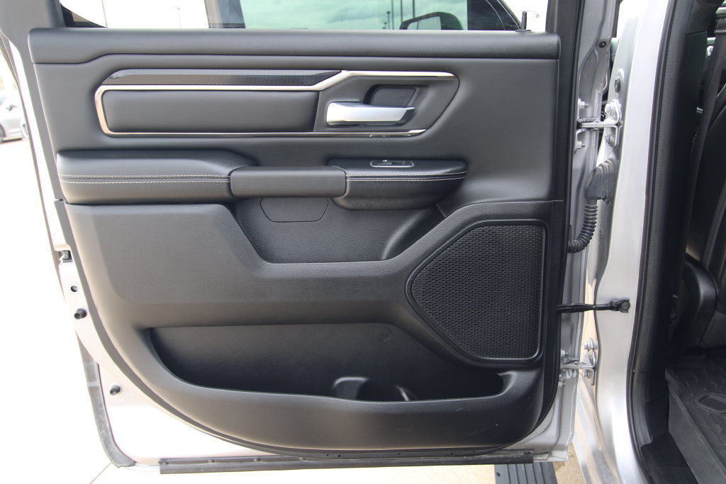 Used 2020 RAM 1500 Sport w/ Level 2 Equipment Goup w/2_L AWD/4WD image 39