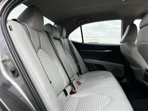 Used 2024 Toyota Camry SE image 26