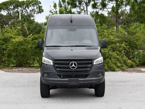 Used 2024 Mercedes-Benz Sprinter 2500 image 40