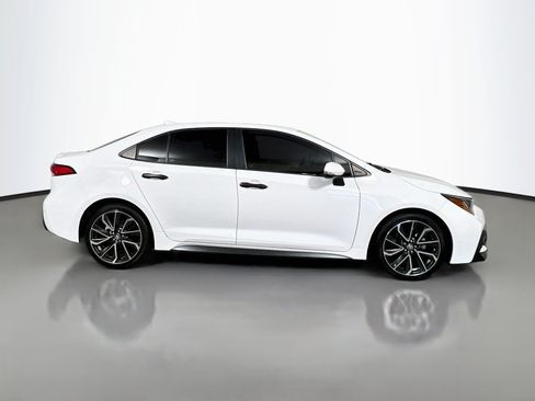 Used 2020 Toyota Corolla SE FWD image 3