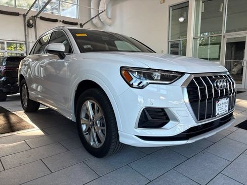 Used 2024 Audi Q3 2.0T Premium AWD/4WD image 3