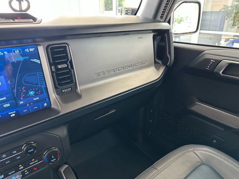 Certified 2022 Ford Bronco Outer Banks w/ Sasquatch Package AWD/4WD image 31