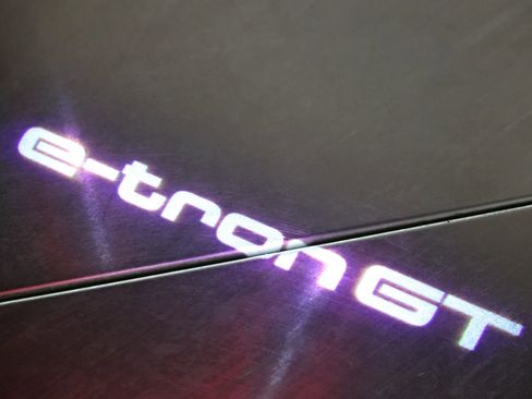 Used 2022 Audi RS e-tron GT w/ Carbon Performance Package image 91