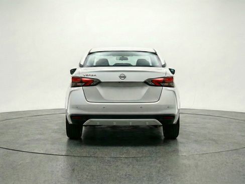 Used 2025 Nissan Versa SV image 7