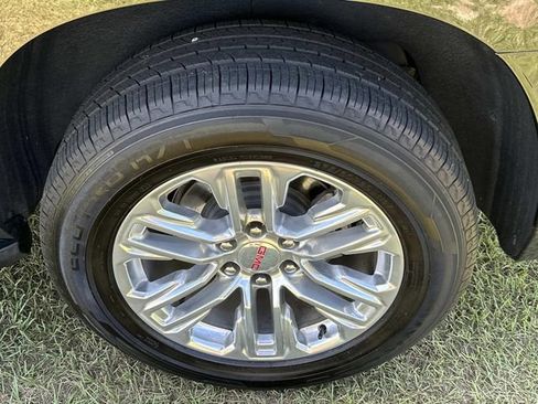 Used 2023 GMC Yukon SLT image 18