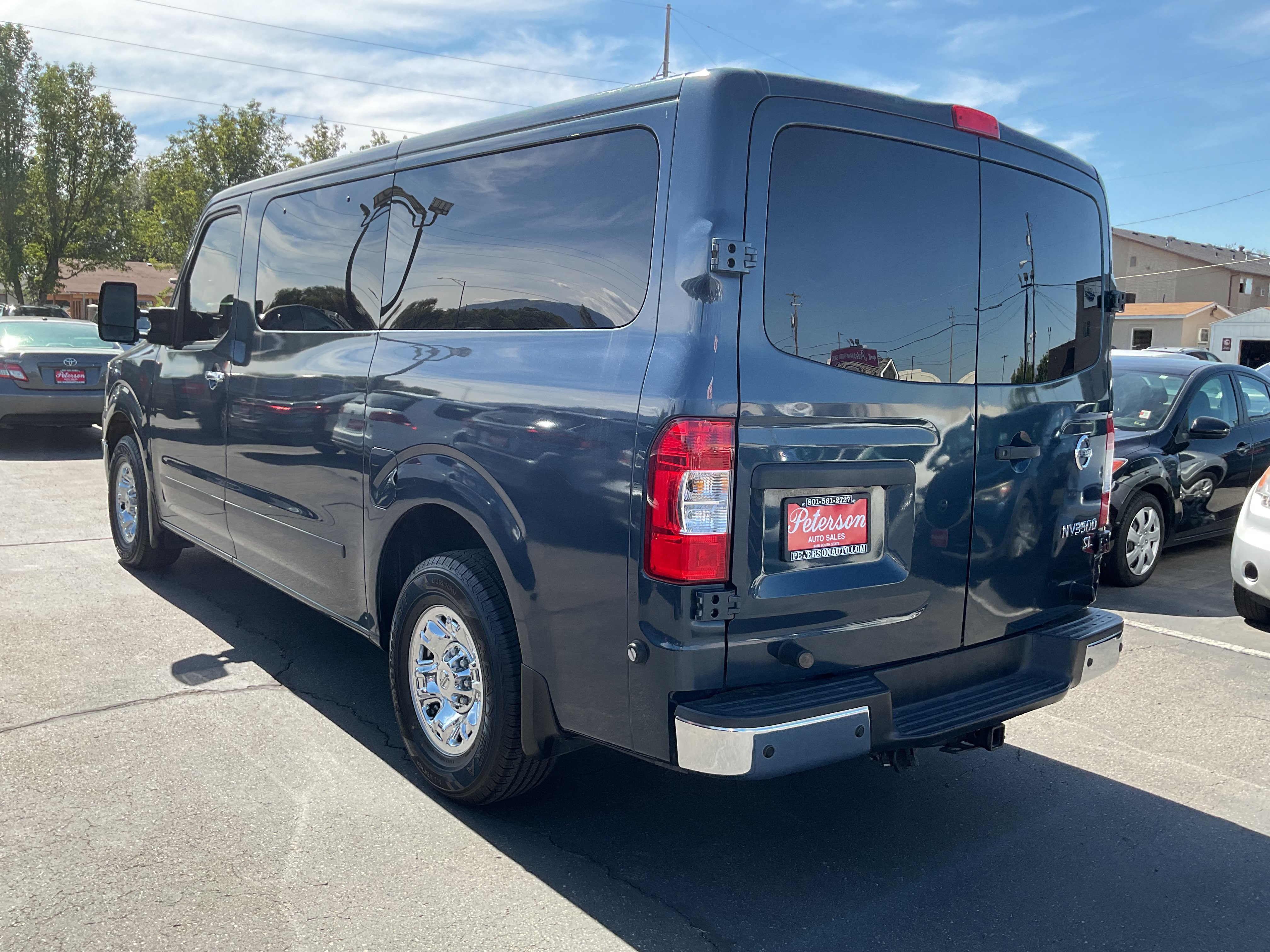 Used 2017 Nissan NV 3500 SL RWD image 7