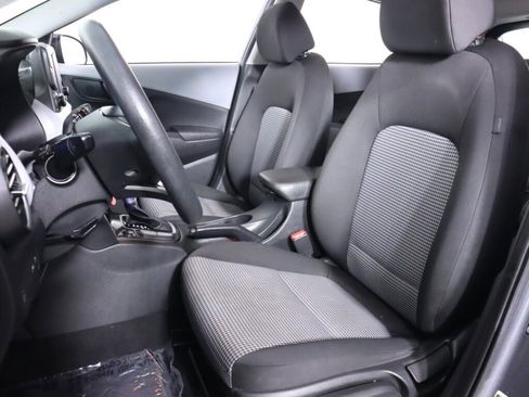 Used 2021 Hyundai Kona SE FWD image 30