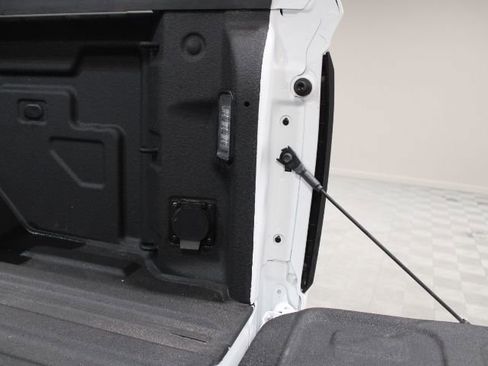 Used 2025 GMC Sierra 2500 SLE w/ SLE Value Package; image 14