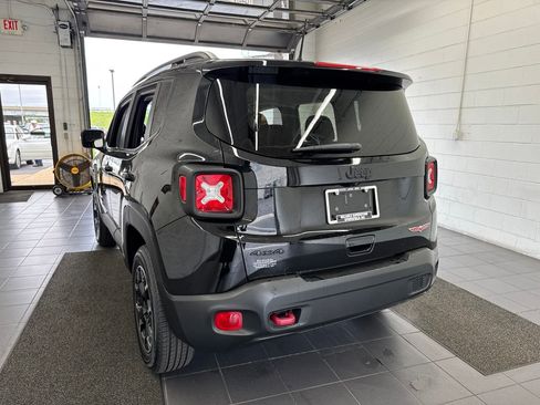 Used 2023 Jeep Renegade Trailhawk AWD/4WD image 6
