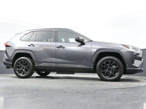 Used 2021 Toyota RAV4 LE FWD image 39