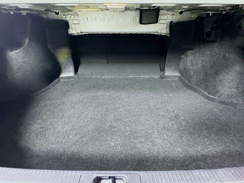 Used 2025 Toyota Camry SE w/ Convenience Package image 31