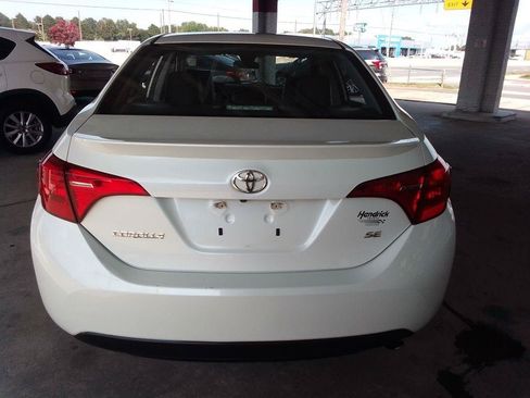 Used 2018 Toyota Corolla SE FWD image 6
