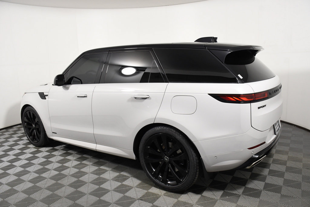 Used 2025 Land Rover Range Rover Sport Autobiography AWD/4WD image 3