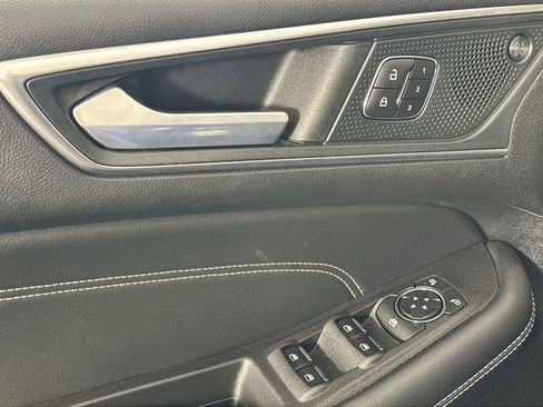 Used 2024 Ford Edge Titanium image 13