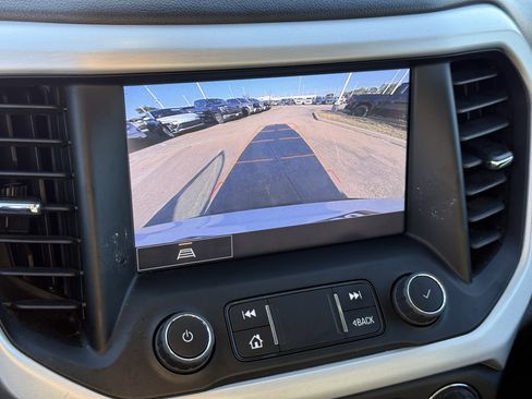 Used 2023 GMC Acadia SLT image 21