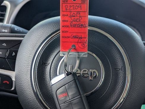 Used 2019 Jeep Renegade Sport image 35