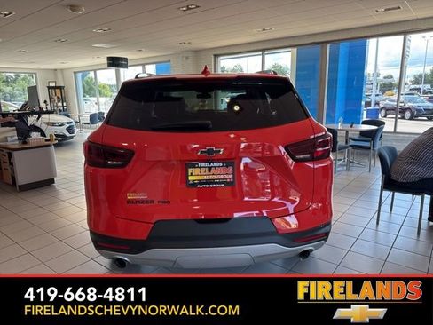 New 2025 Chevrolet Blazer LT w/ Convenience Package image 5