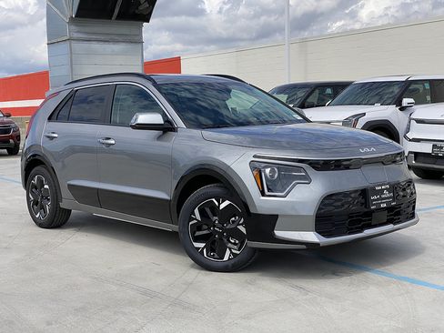 New 2026 Kia Niro Wind FWD image 1