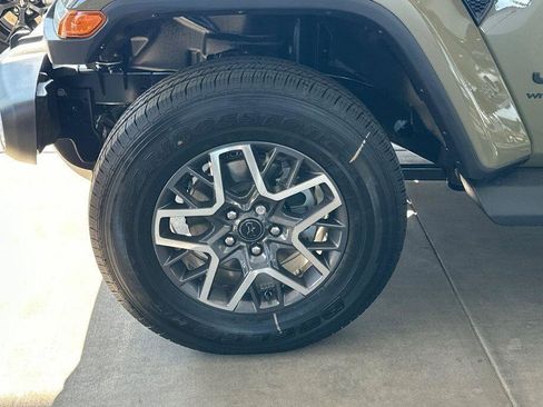 New 2026 Jeep Wrangler Unlimited Sahara image 25