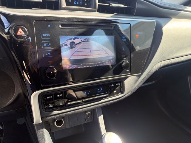 Used 2018 Toyota Corolla LE FWD image 16