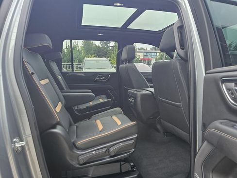 Used 2024 GMC Yukon XL AT4 w/ Technology Package AWD/4WD image 16